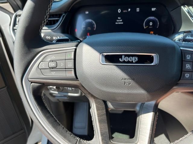 New 2026 Bright White Clear-Coat Exterior Paint Jeep Limited image 26