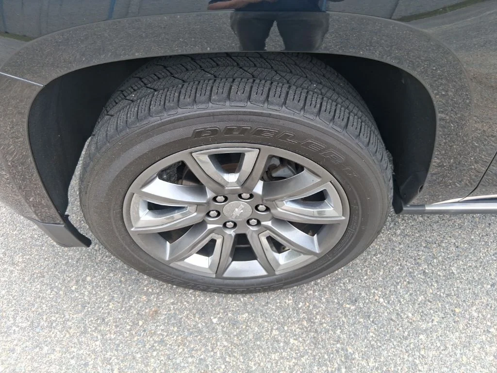 Used 2018 Black Chevrolet Premier image 9