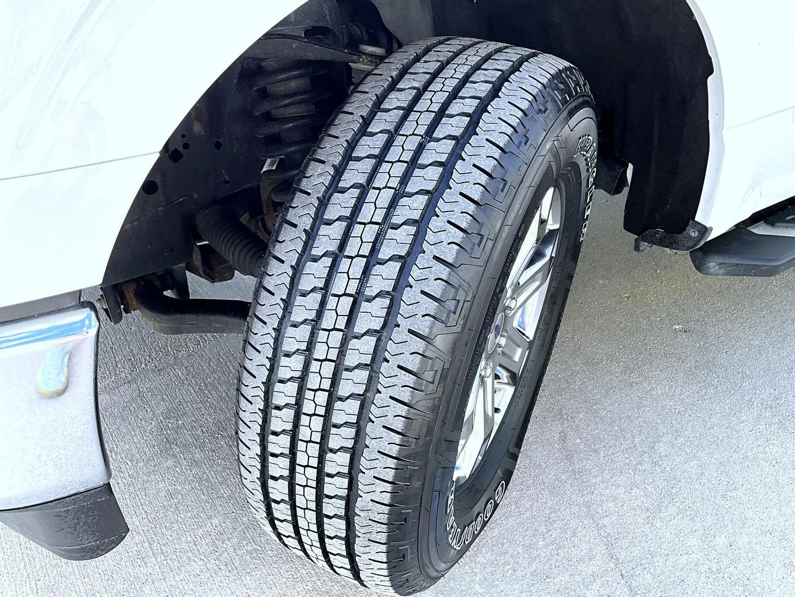 Used 2023 White Ford XLT image 25