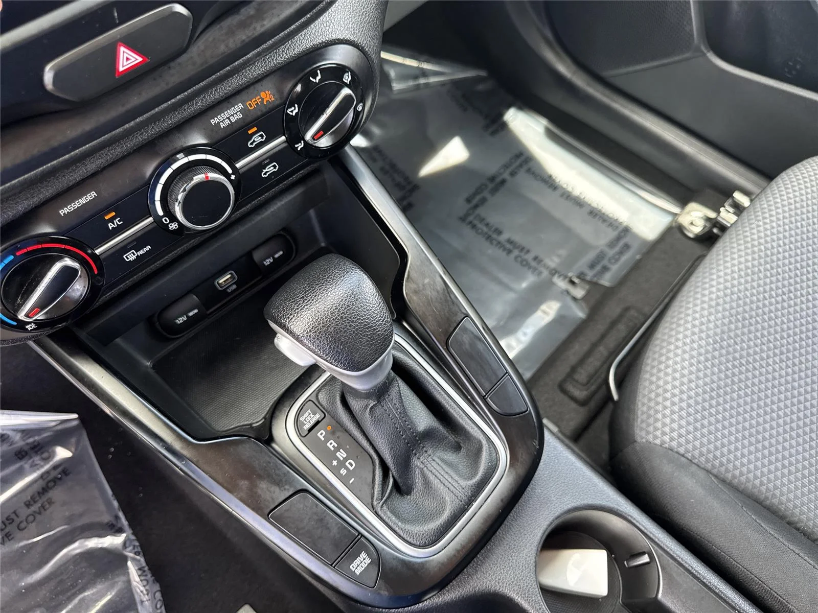 Used 2023 Snow White Pearl Kia LX image 28