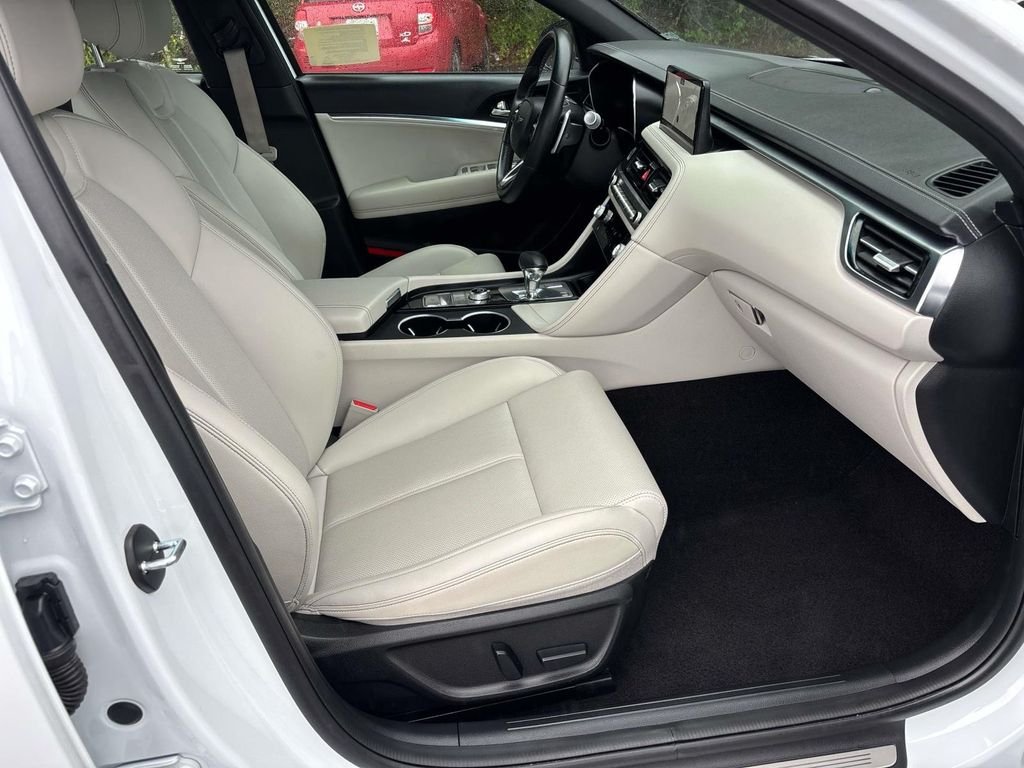 Used 2025 White Genesis 2.5T image 15