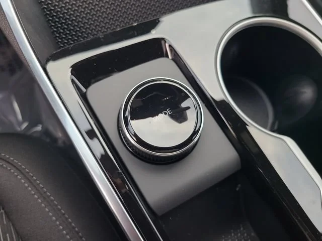 New 2027 Mosaic Black Metallic Chevrolet LT image 32