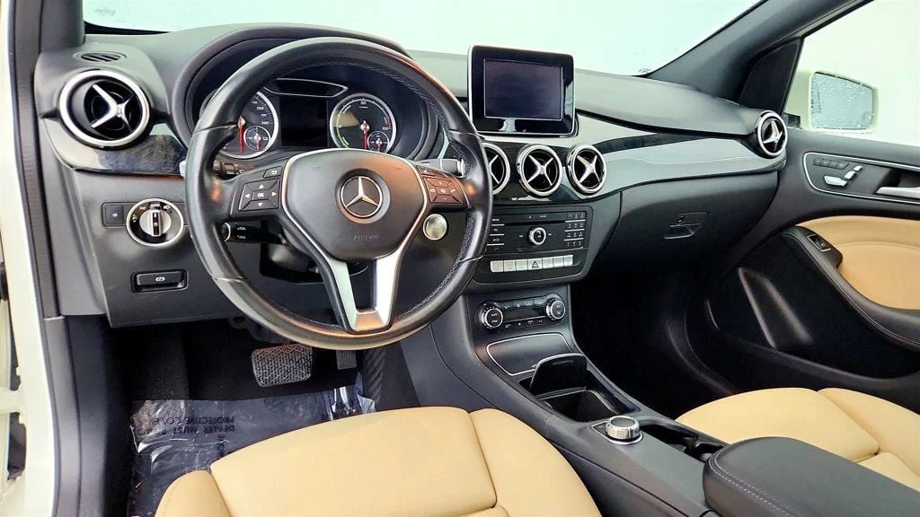 Used 2017 Cirrus White Mercedes-Benz B-Class B 250e Hatchback w/ Heated Seats & Blind Spot Assist image 11