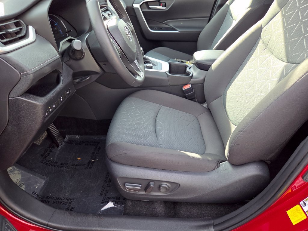 Certified Used 2025 Pearl Toyota XLE image 5