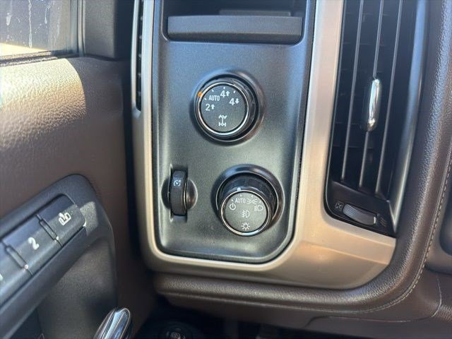 Used 2015 White Diamond Tricoat GMC Denali image 26