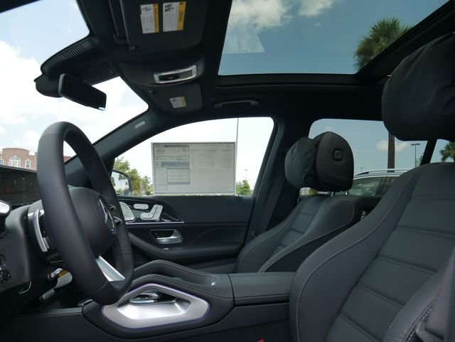New 2026 MANUFAKTUR Moonlight White Metallic Mercedes-Benz GLS 450 image 19