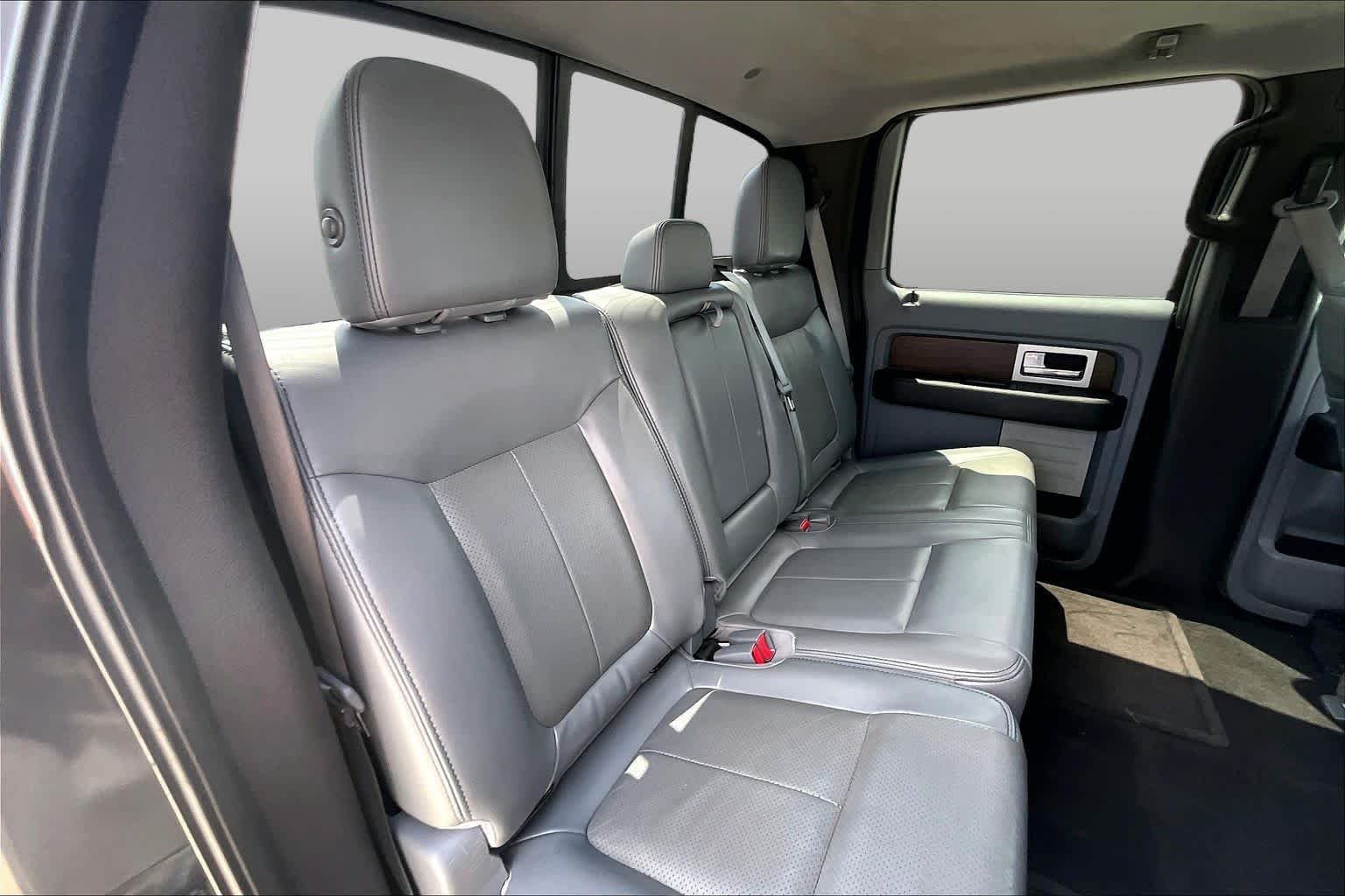 Used 2013 Tuxedo Black Metallic Ford Lariat image 18