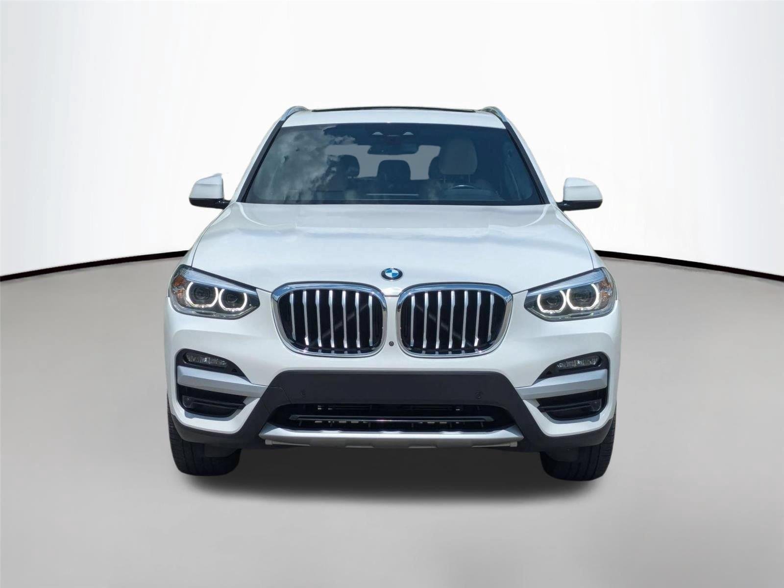 Used 2020 Alpine White BMW sDrive30i image 2