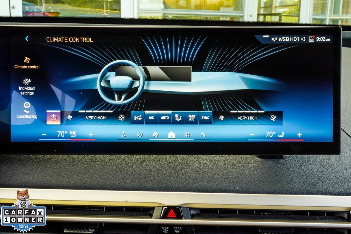 Used 2024 White BMW xDrive50 image 26