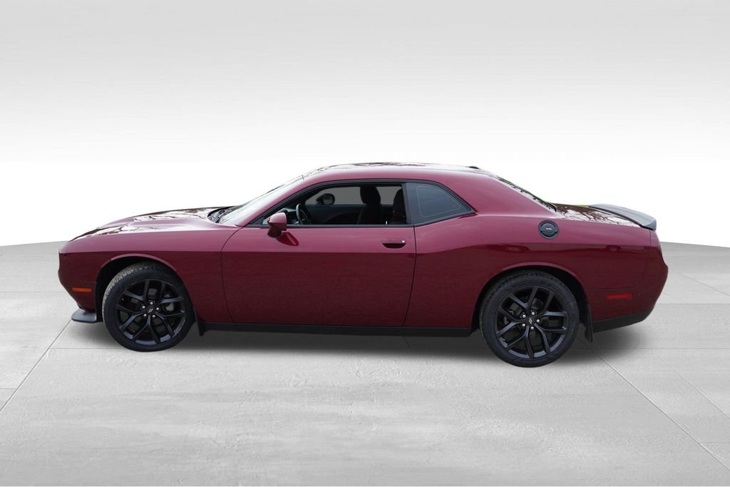 Used 2022 Red Dodge SXT image 9
