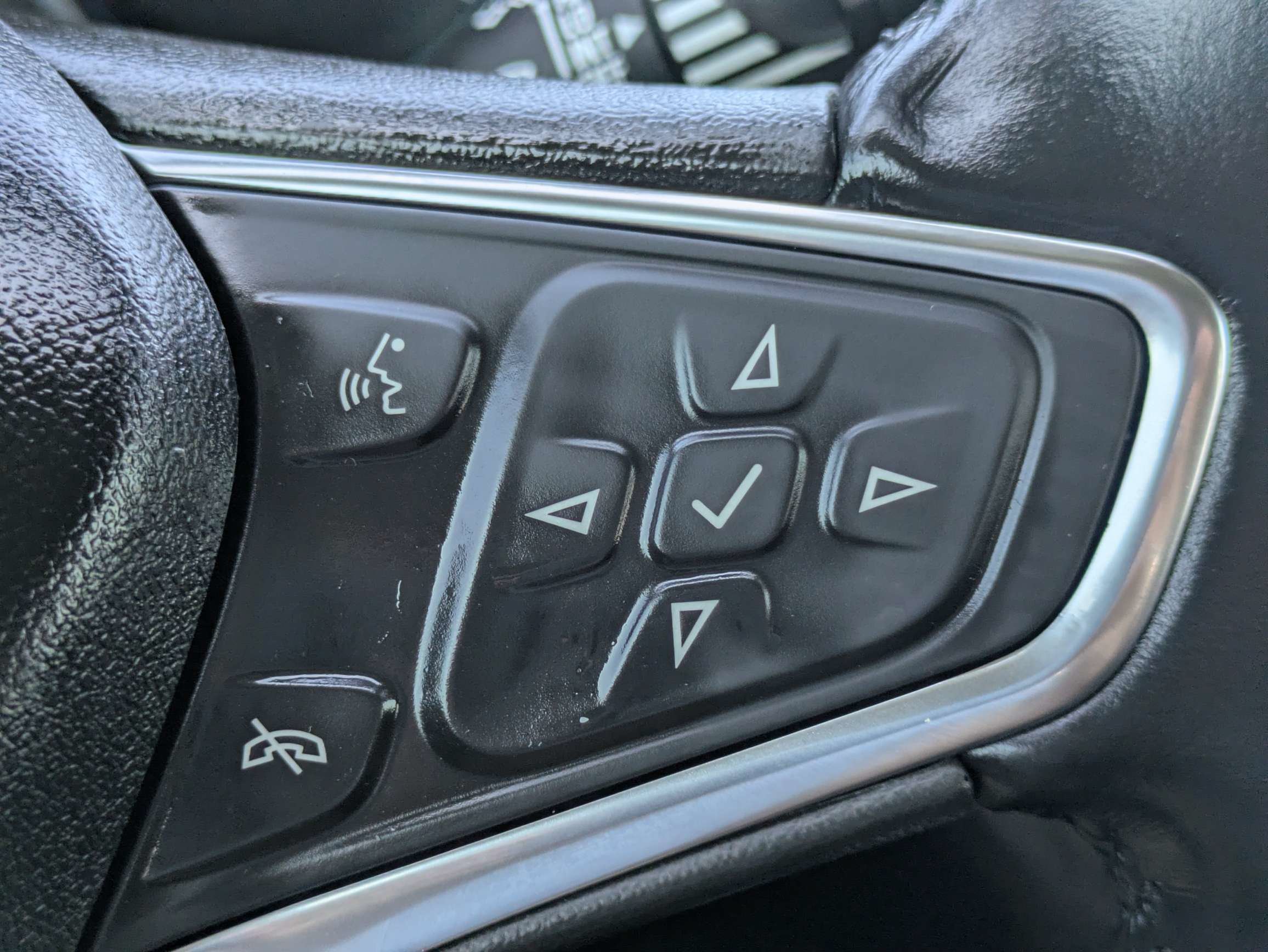 Used 2021 Summit White Chevrolet LT image 29