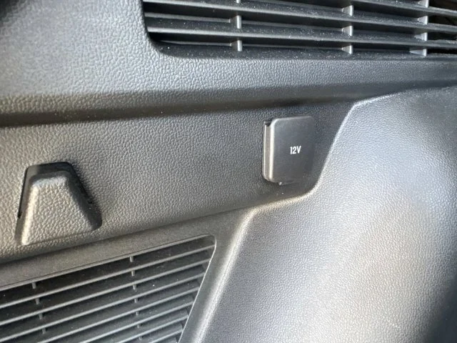 Used 2022 Black Ford SE image 26