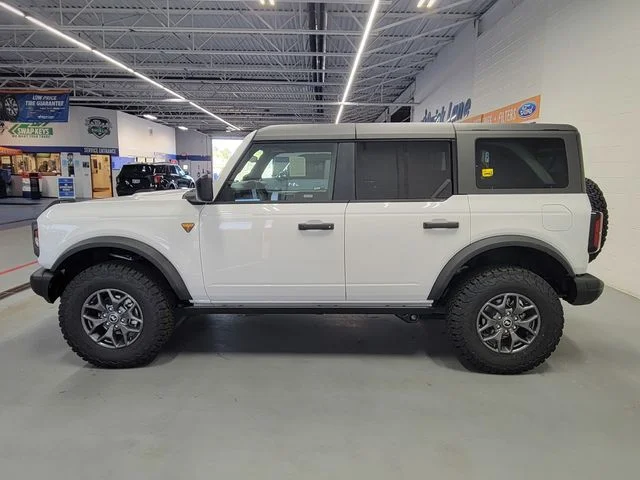 New 2025 Oxford White Ford Badlands® image 8