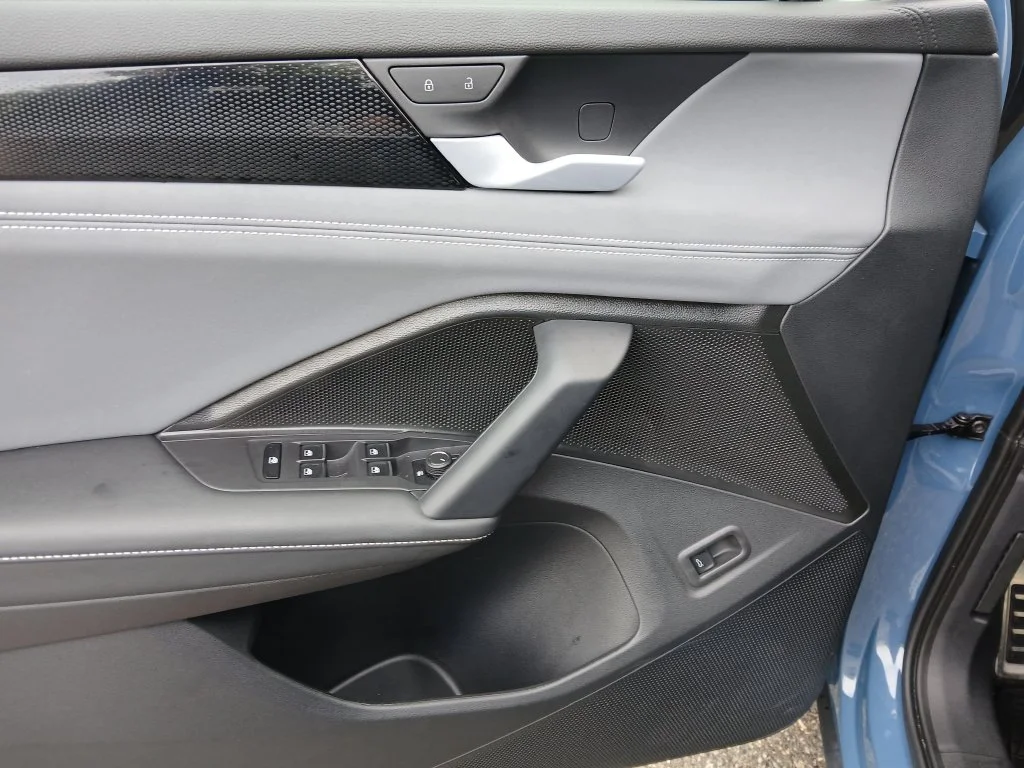 Used 2026 Blue Volkswagen SE R-Line Black image 12