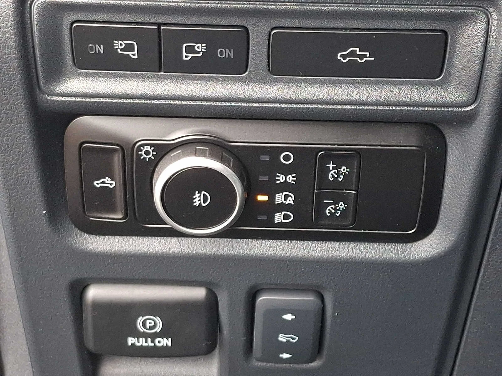 Used 2023 Agate Black Metallic Ford Tremor image 25