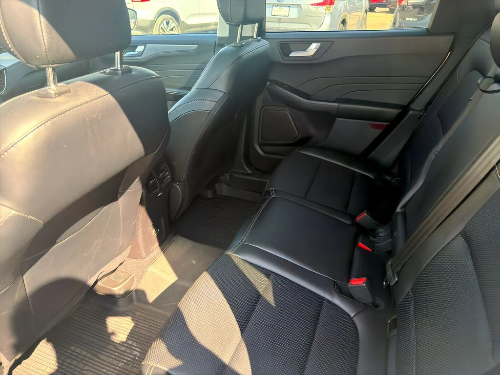 2022 Ford Escape Titanium - Photo 10