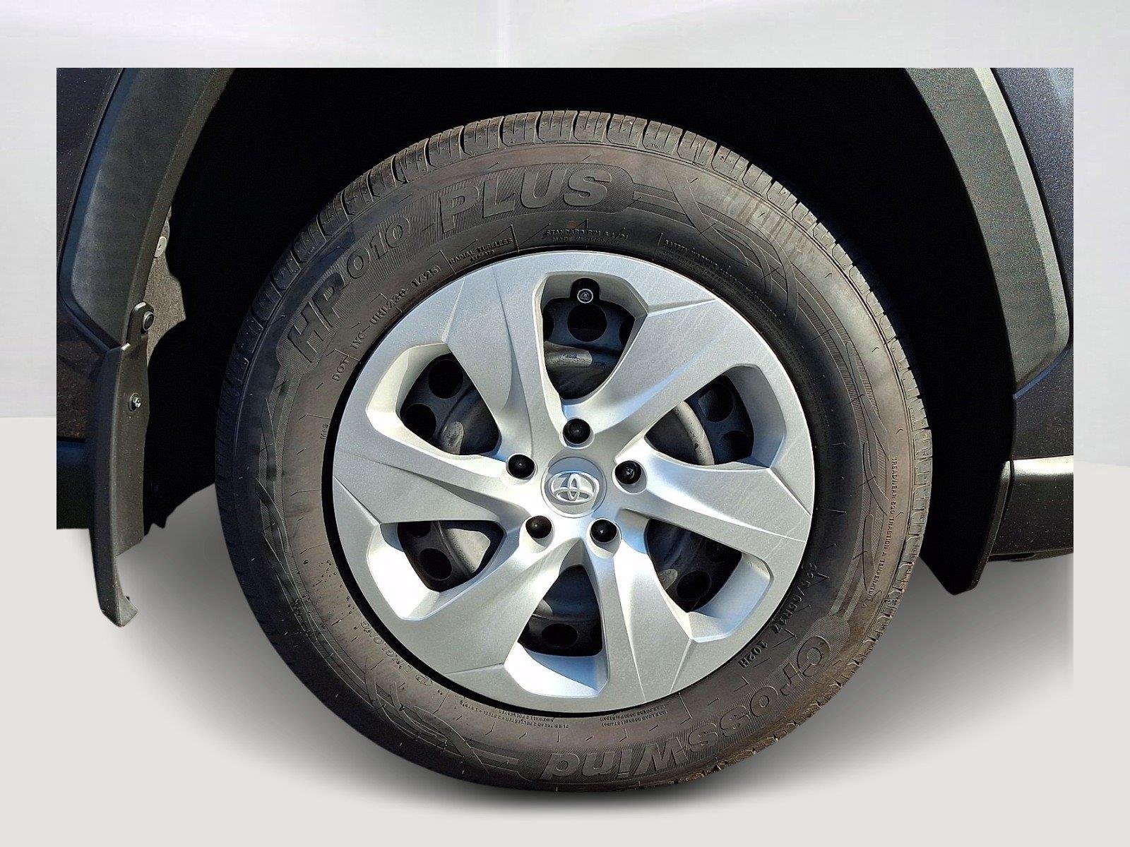 Used 2020 Magnetic Gray Metallic Toyota LE image 8