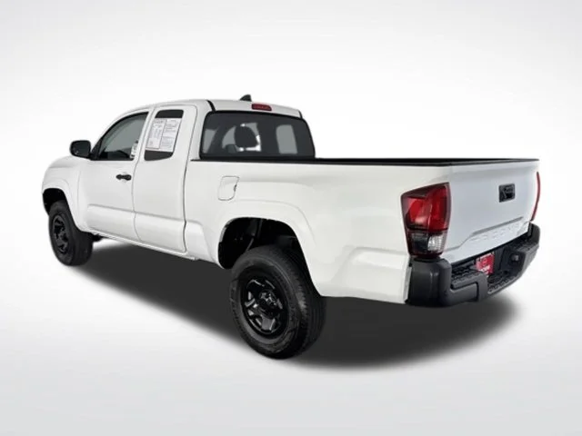 Used 2022 White Toyota SR image 9