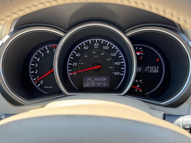 Used 2012 White Nissan LE image 20