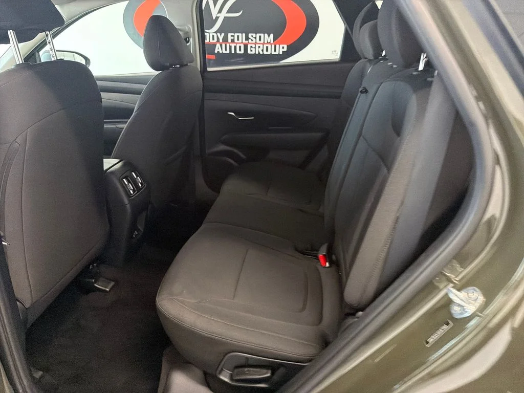 Used 2025 Green Hyundai SEL image 14
