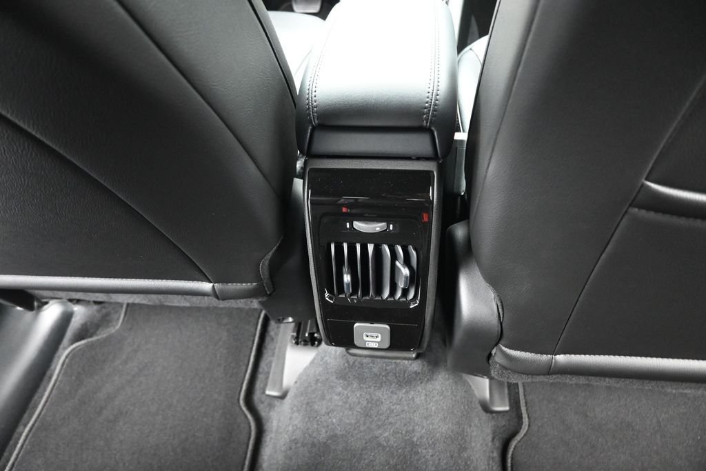 New 2026 Red Hot Pearlcoat Jeep Latitude image 14