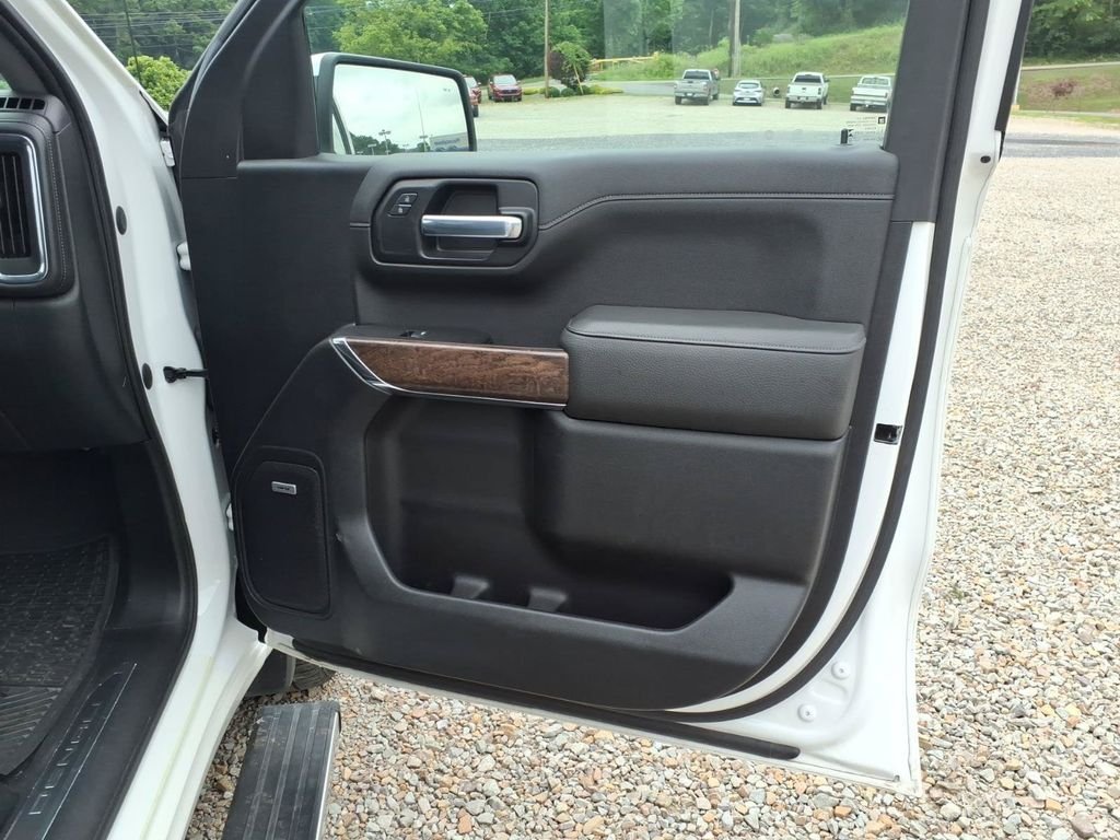 Used 2020 White GMC Denali image 17