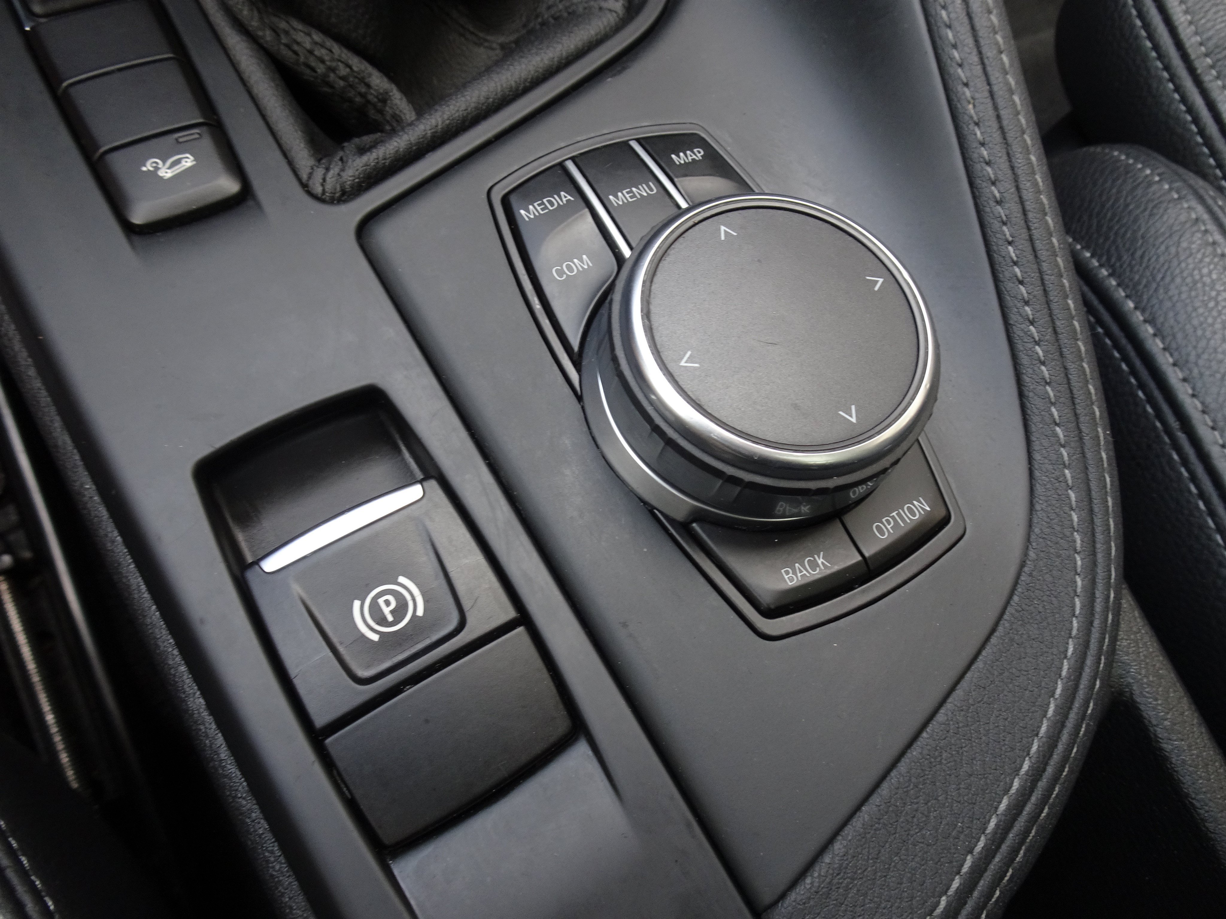 Used 2018 Glacier Silver Metallic BMW xDrive28i image 17