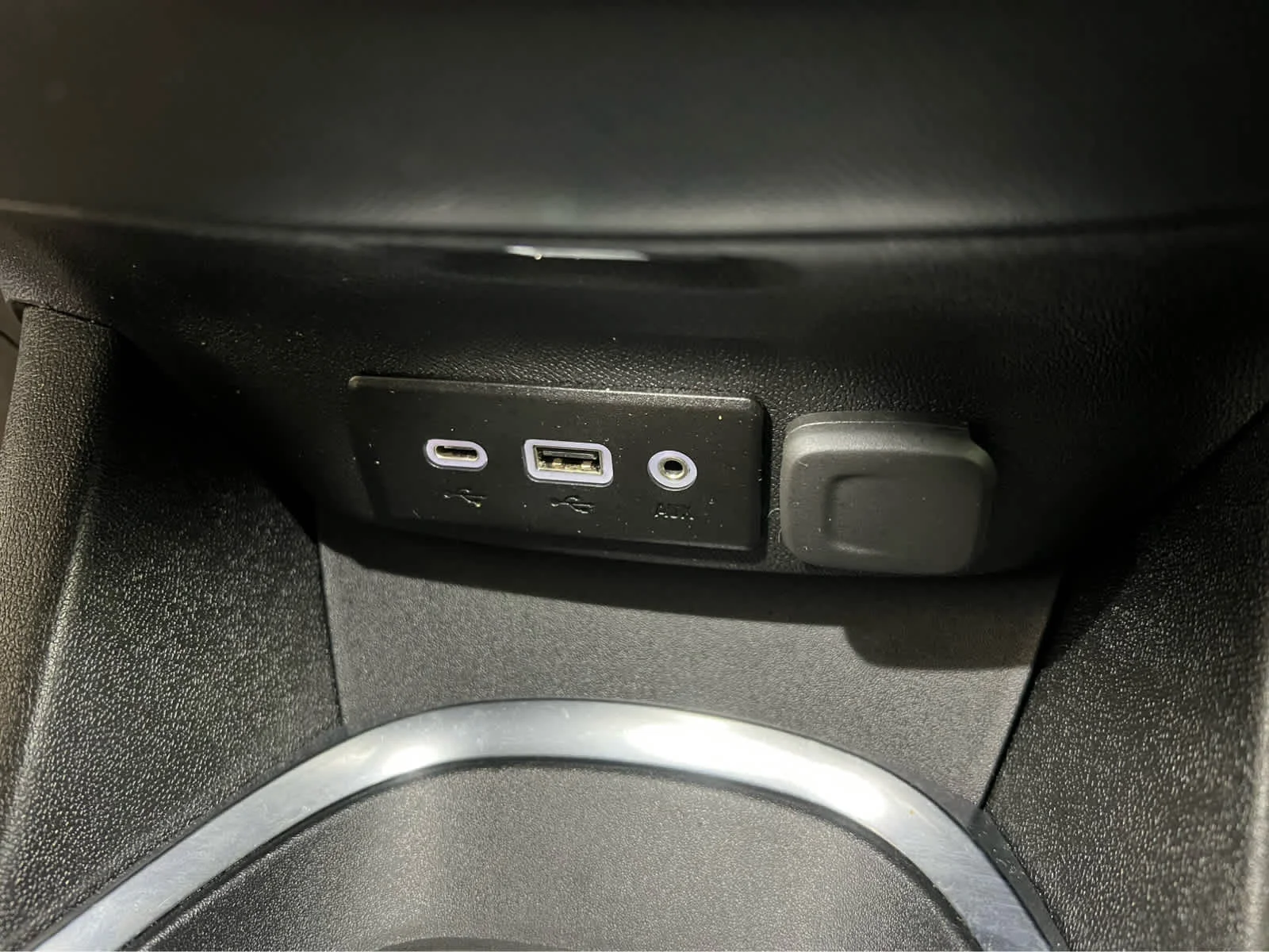 Used 2024 Sterling Gray Metallic Chevrolet LT image 28