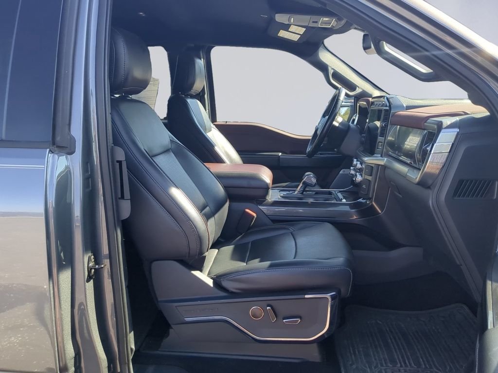 Used 2021  Ford Lariat image 19