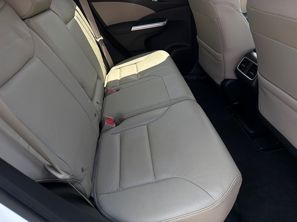 Used 2016 Diamond White Pearl Honda Touring image 26