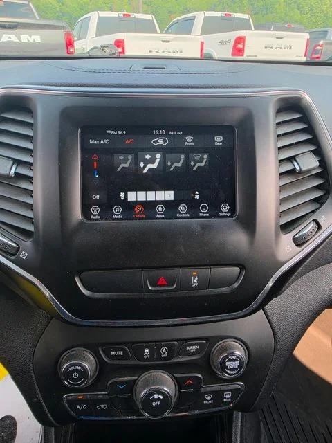 Used 2021 Blue Jeep Latitude image 18