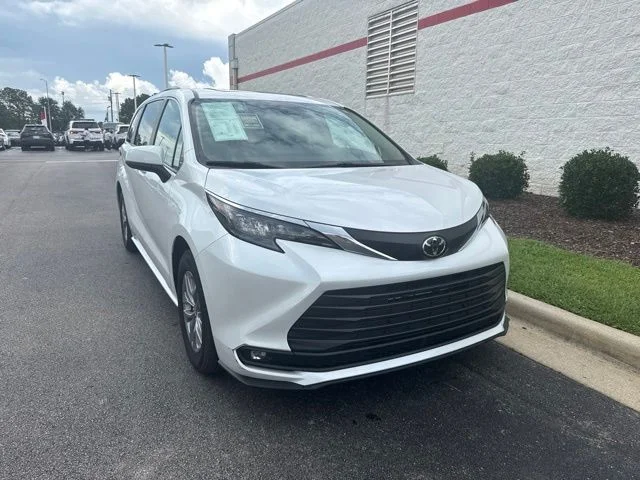 2026 Toyota Sienna XLE