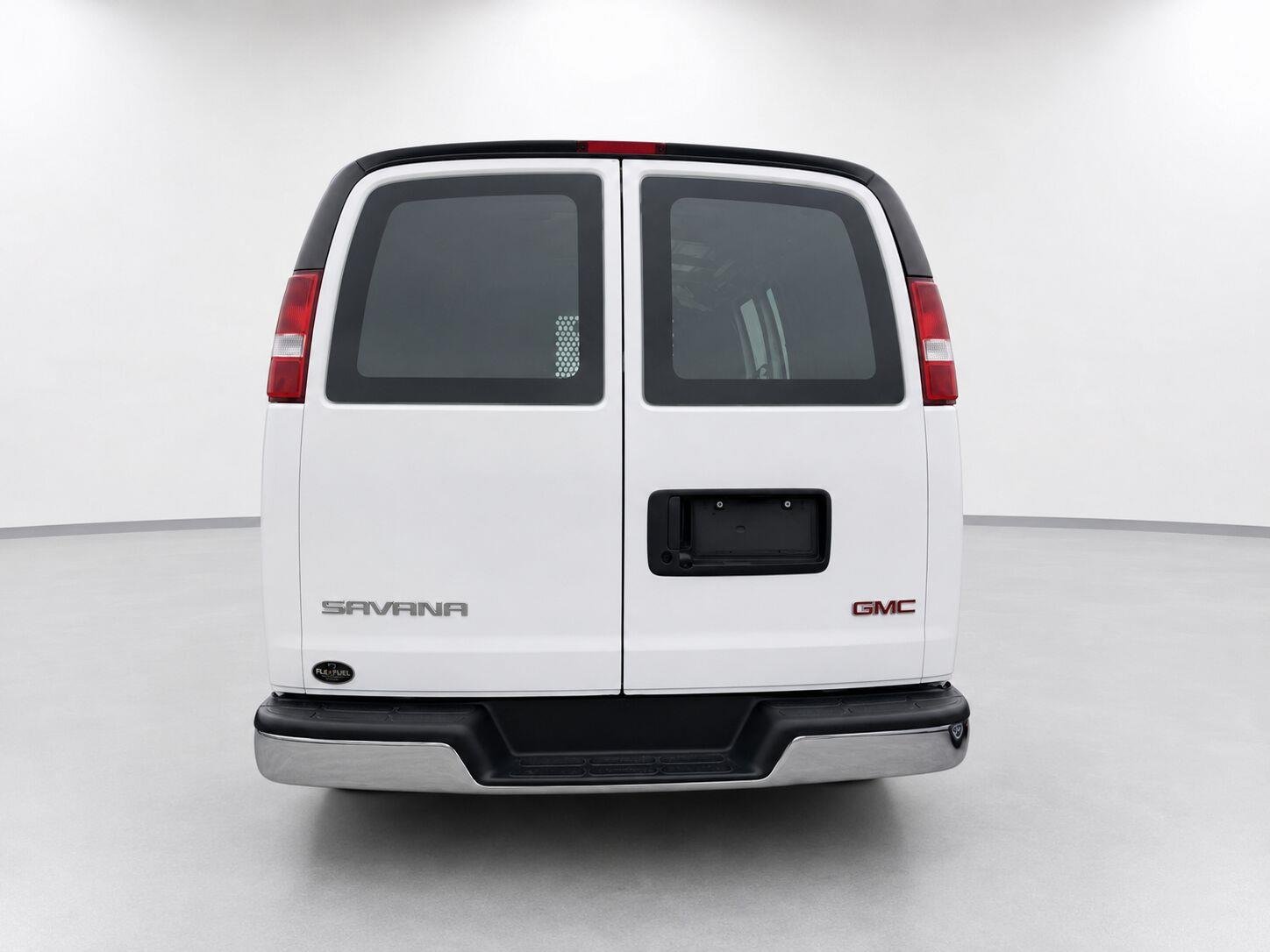 Used 2023 Summit White GMC 2500 image 4