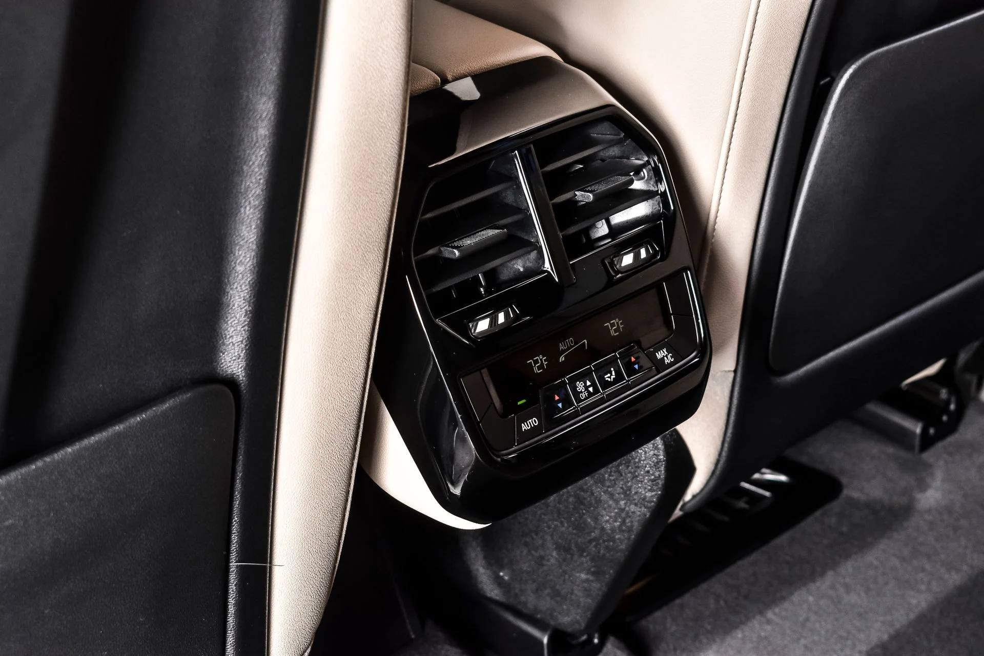 Used 2024 Red Metallic BMW xDrive50 image 19