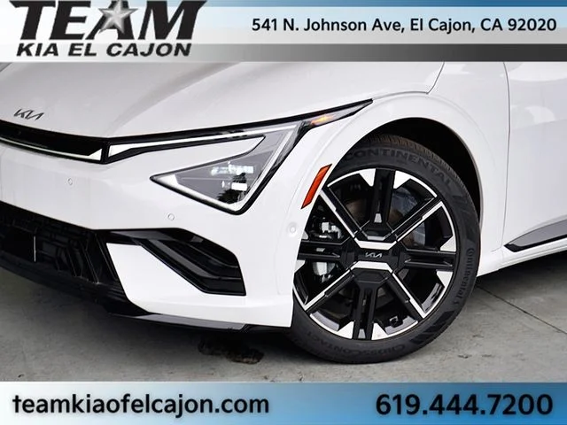 New 2026 White Kia GT-Line image 3