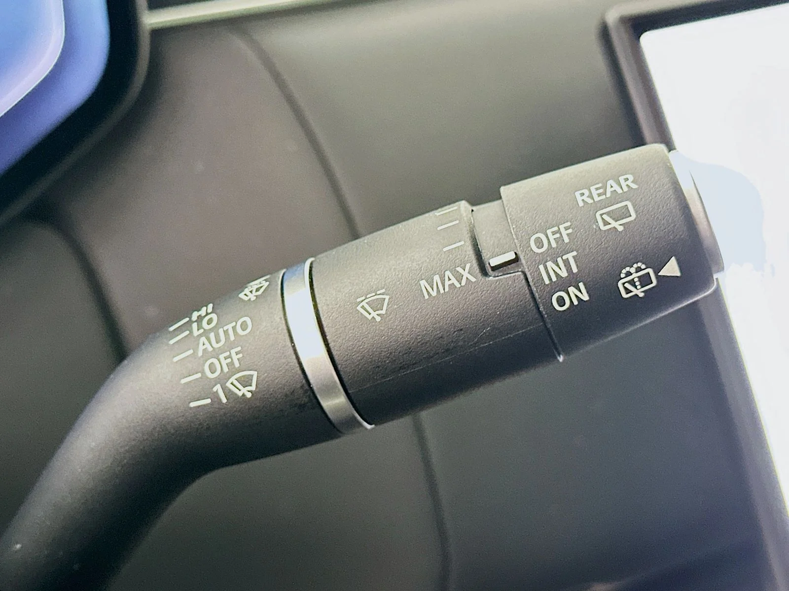 Used 2024  Land Rover  image 20