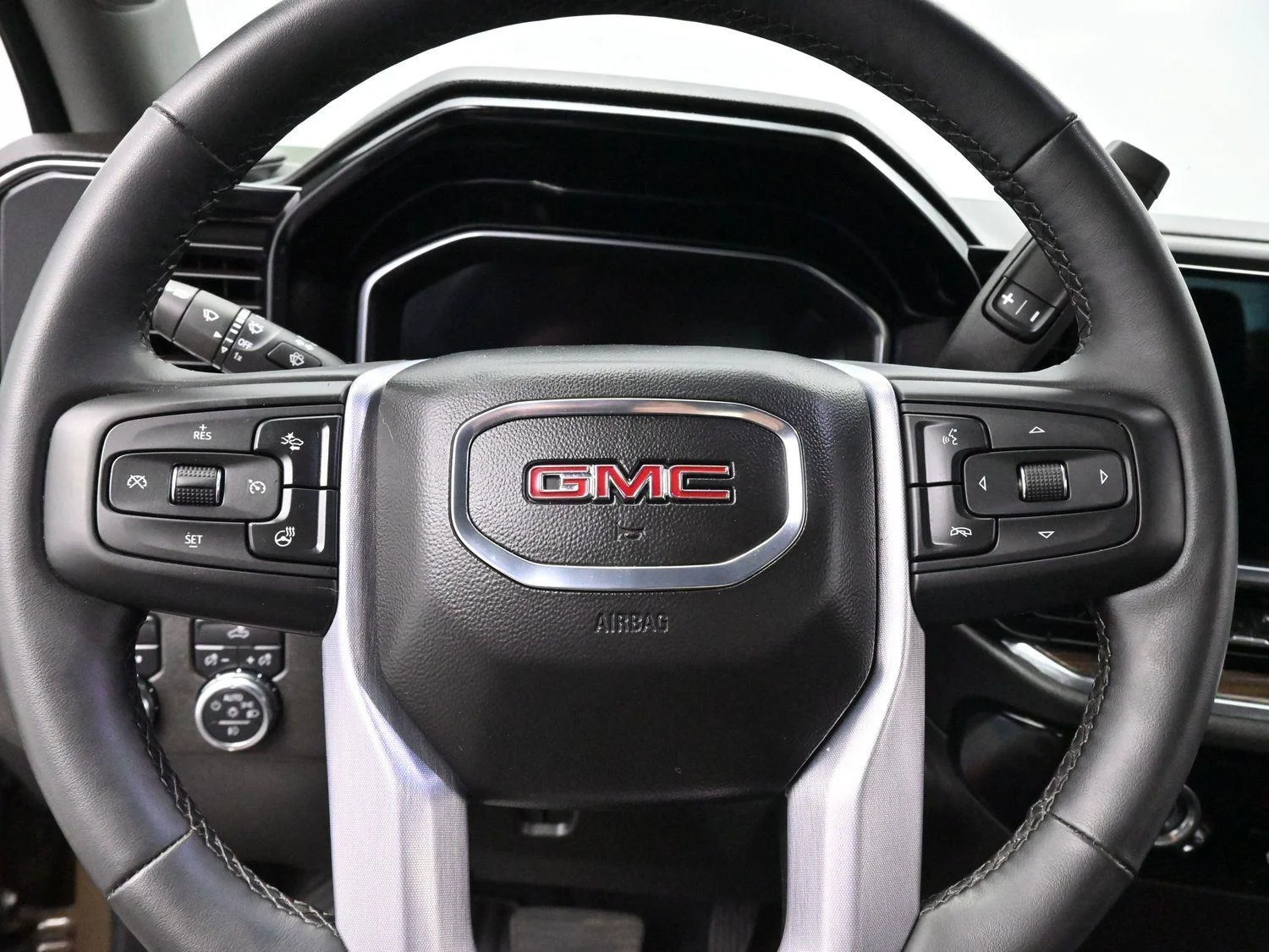 Used 2023 Deep Bronze Metallic GMC Elevation image 16