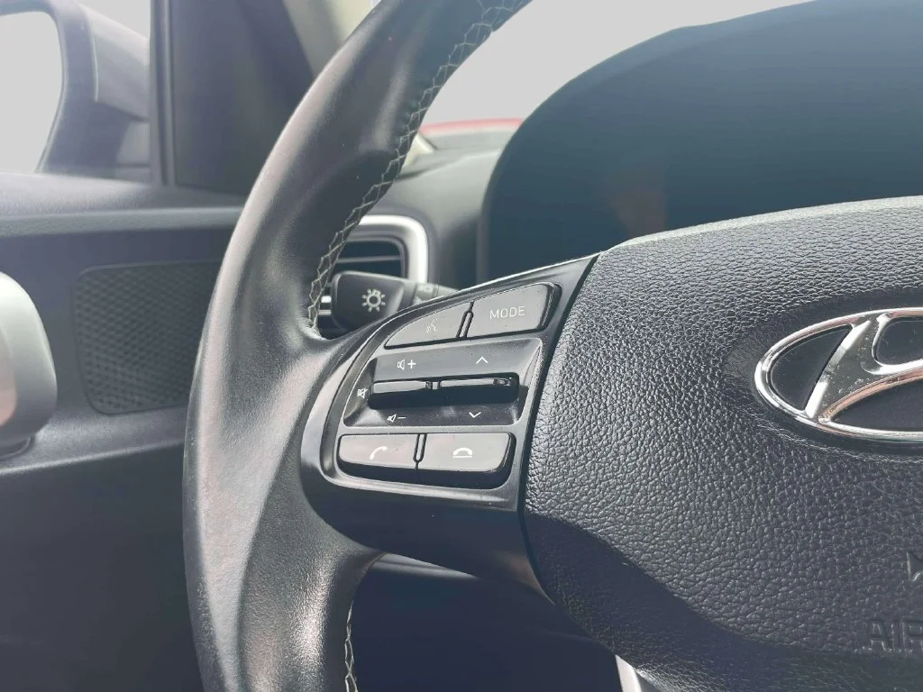 Used 2022 Gray Hyundai SEL image 19