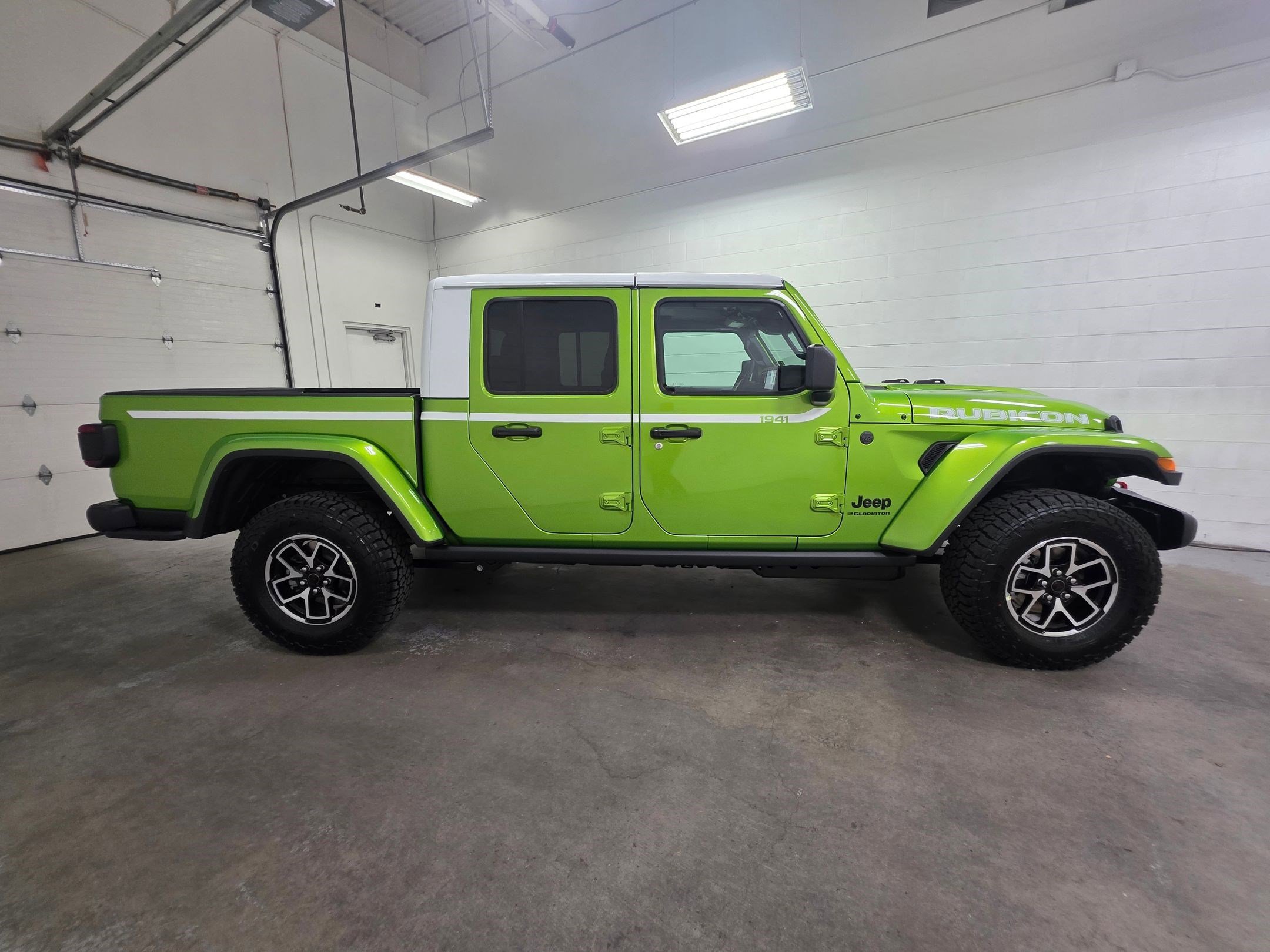 New 2026 Mojito Exterior Paint Jeep Rubicon image 3