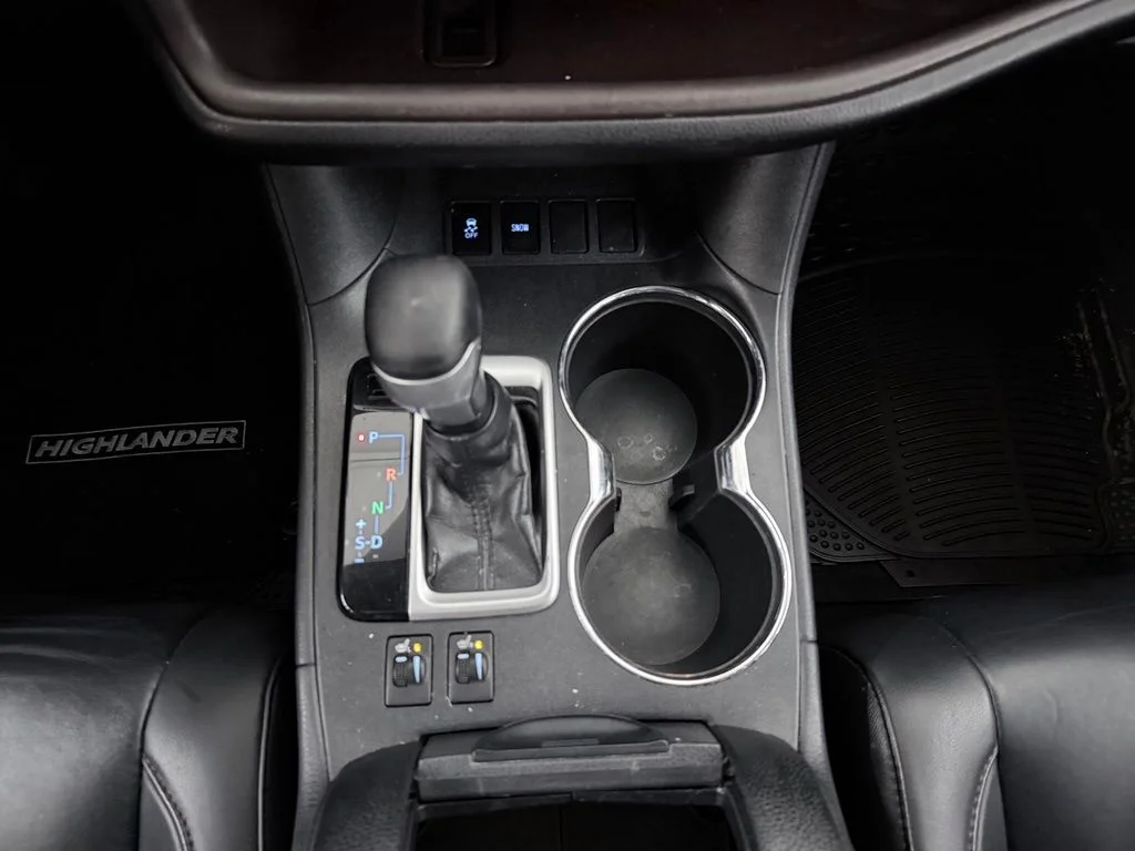 Used 2019 Black Toyota XLE image 24