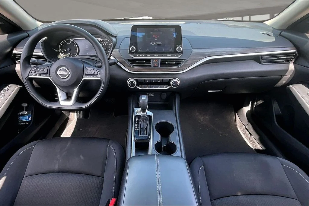 Used 2025 Gray Nissan 2.5 SV image 7
