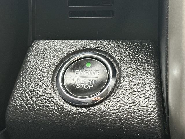 Used 2019 Red Ford Lariat image 25