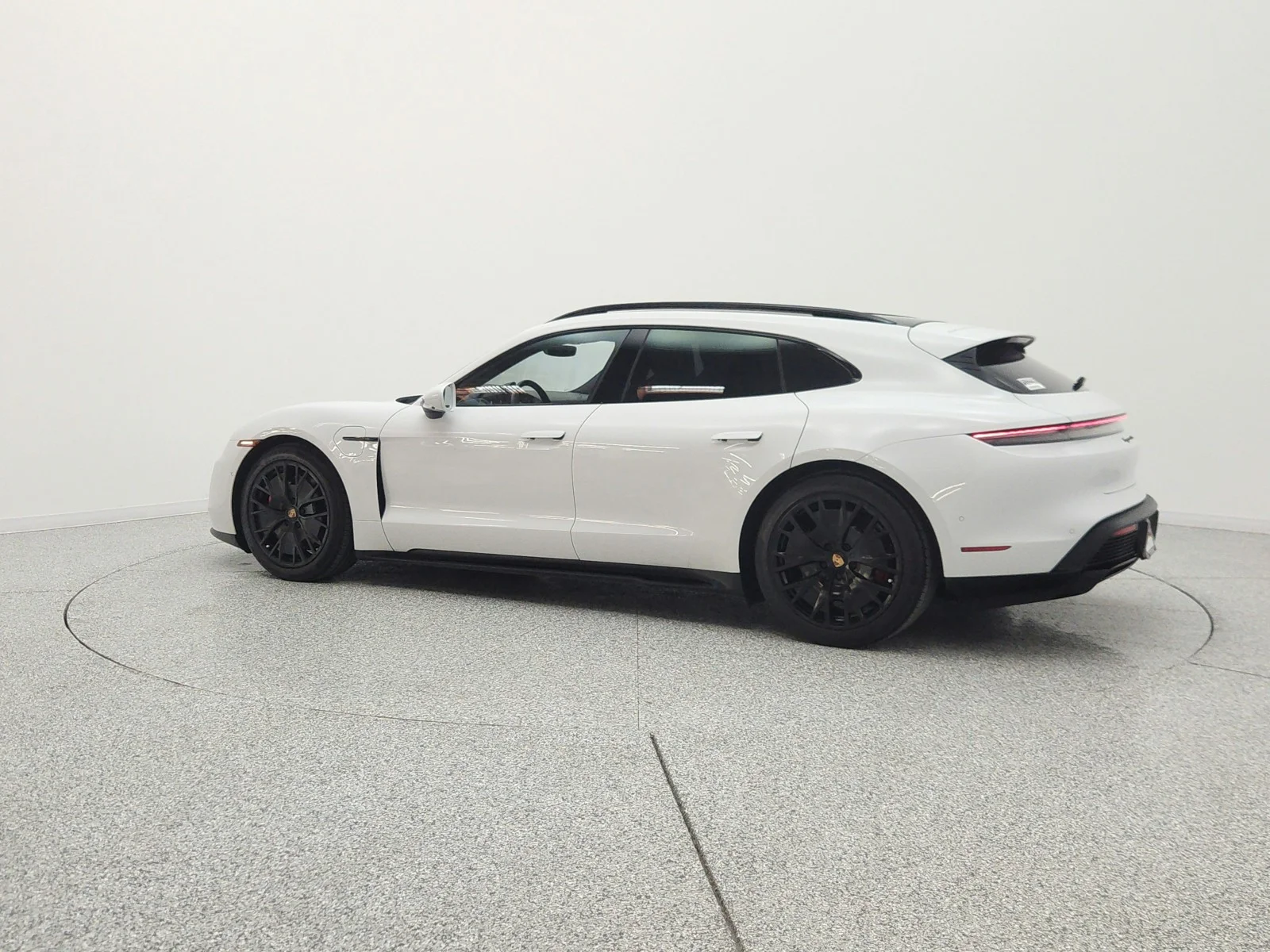 Used 2022 Carrara White Metallic Porsche GTS Sport Turismo AWD image 8