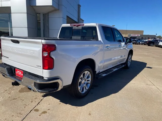 Used 2024 Iridescent Pearl Tricoat Chevrolet LTZ image 12