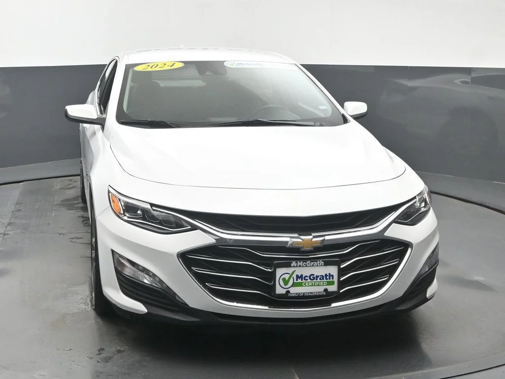 Used 2024 White Chevrolet LT image 6