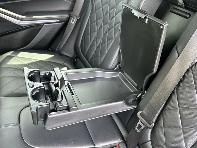 Used 2023 Gray BMW xDrive40i image 32
