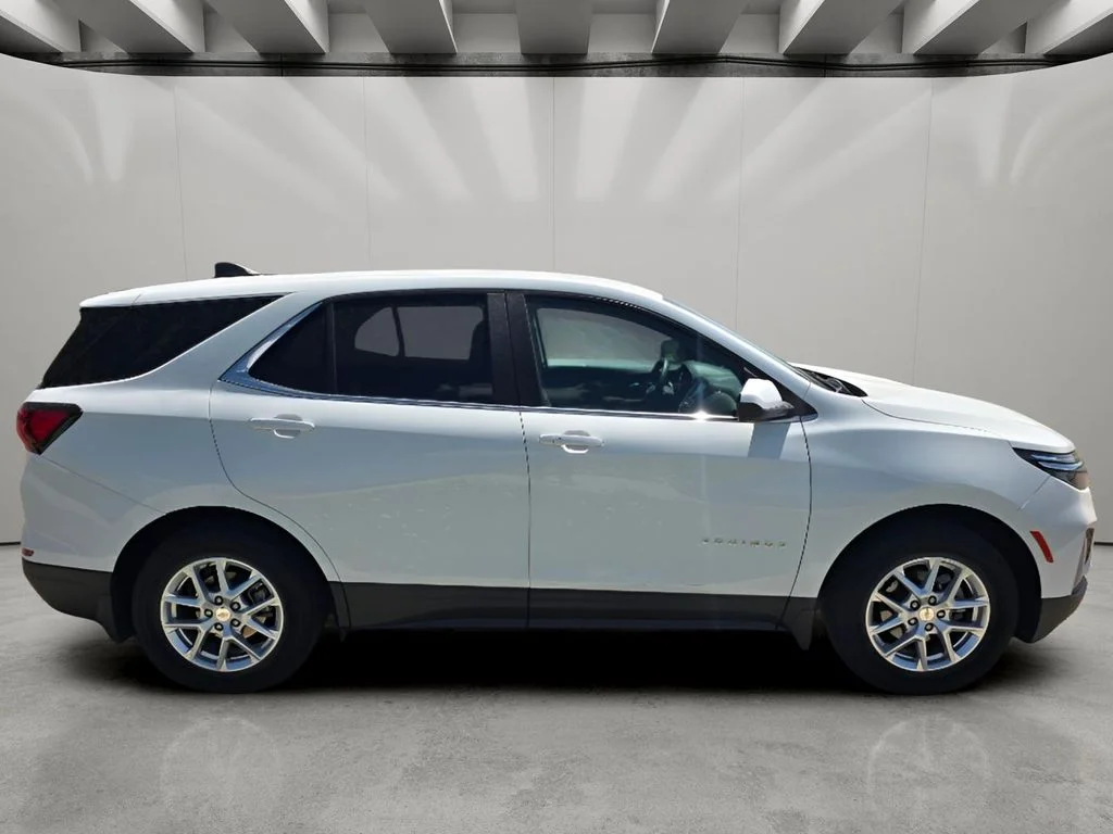Used 2023 Summit White Chevrolet LT image 9