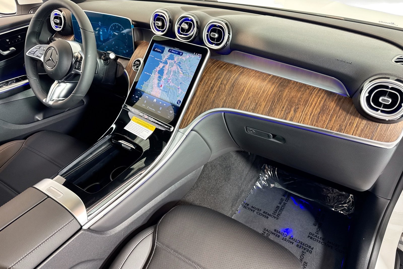 New 2026 Polar White Mercedes-Benz GLC 300 image 27