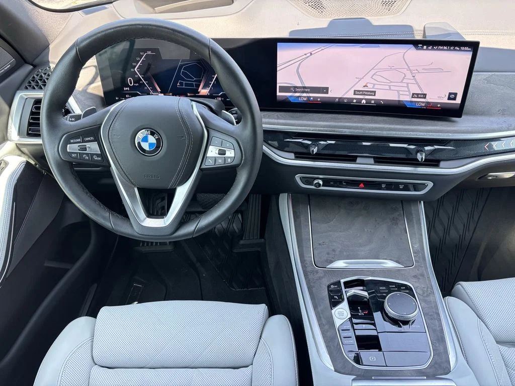 Used 2026 Gray BMW sDrive40i image 3