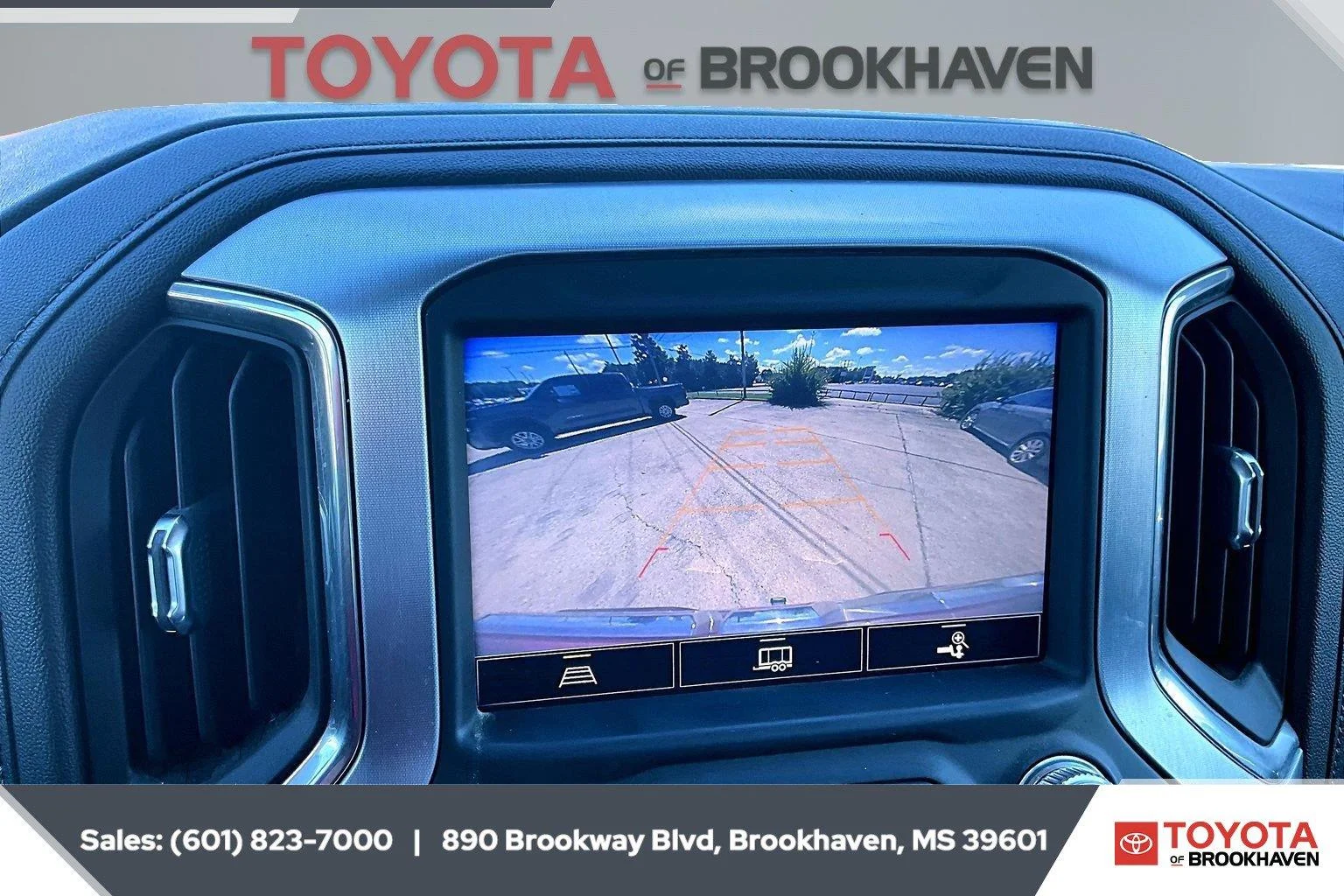 Used 2022 Cardinal Red GMC SLT image 15
